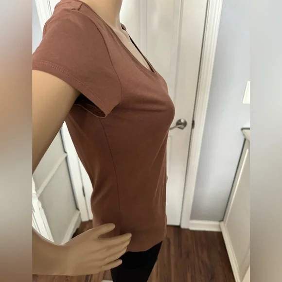 Tahari V-Neck Tee Size XS - Picture 6 of 6